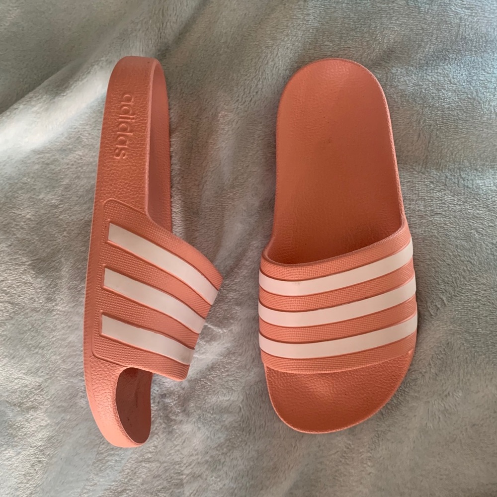 NEW Adidas Sandal Slides Pink - US 5.5 / 6